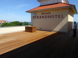 Morada Strandhotel Holtterrasse aus Tropenholz vom Unternehmen Holzbau Jenss